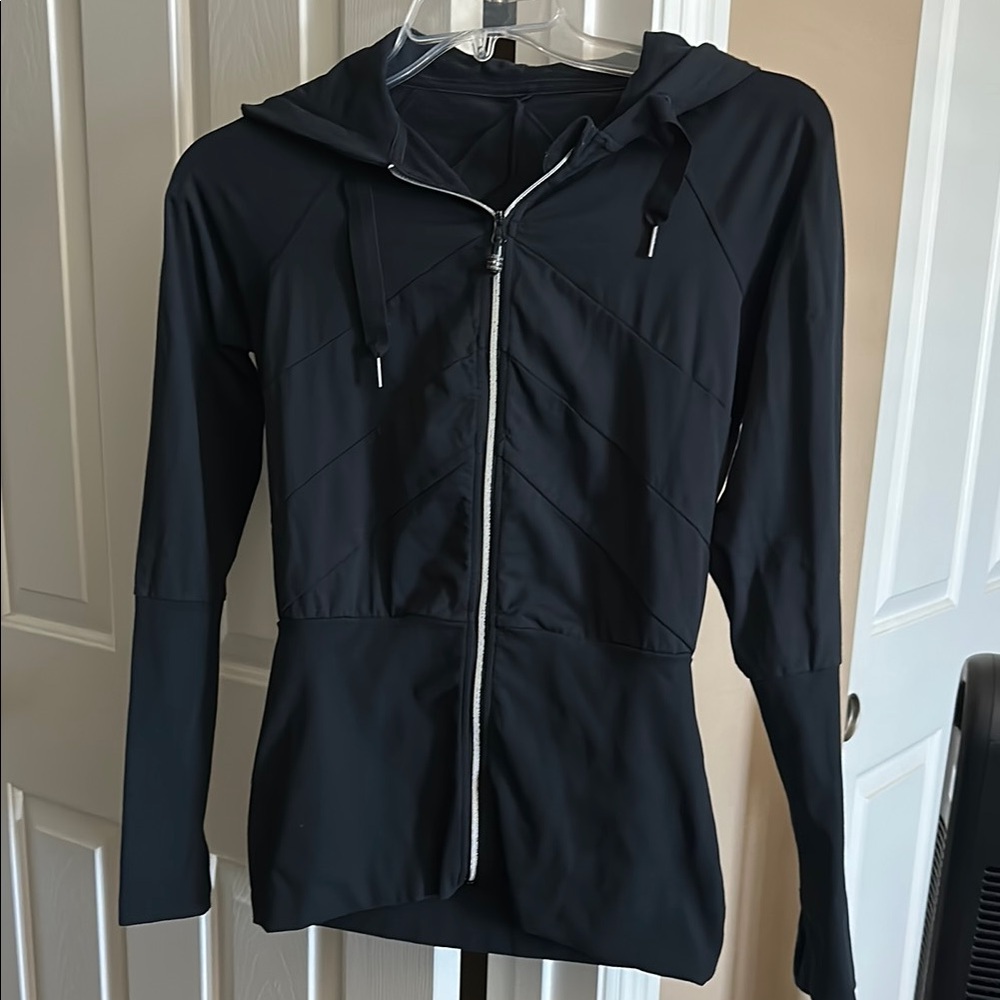 Lululemon black Women's Hooded Special Edition Jacket sz 4